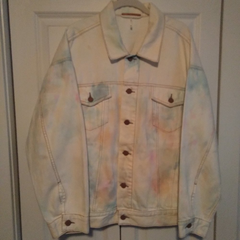 $20!!! FREE PEOPLE jean jacket tie dye trucker denim jacket M/L